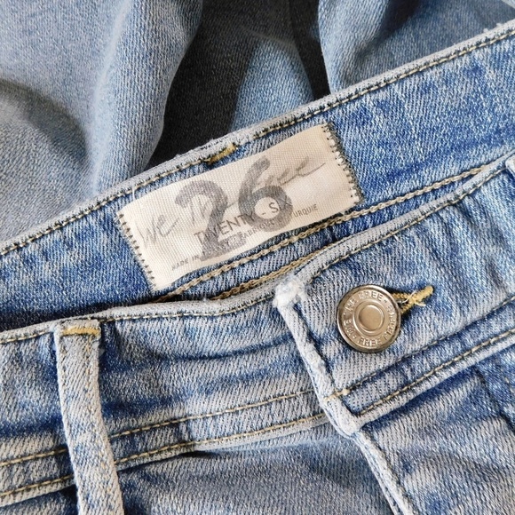 WE THE FREE Free People Light Wash High Waist Denim Jeans Stretch Button Fly 26 - Picture 10 of 11